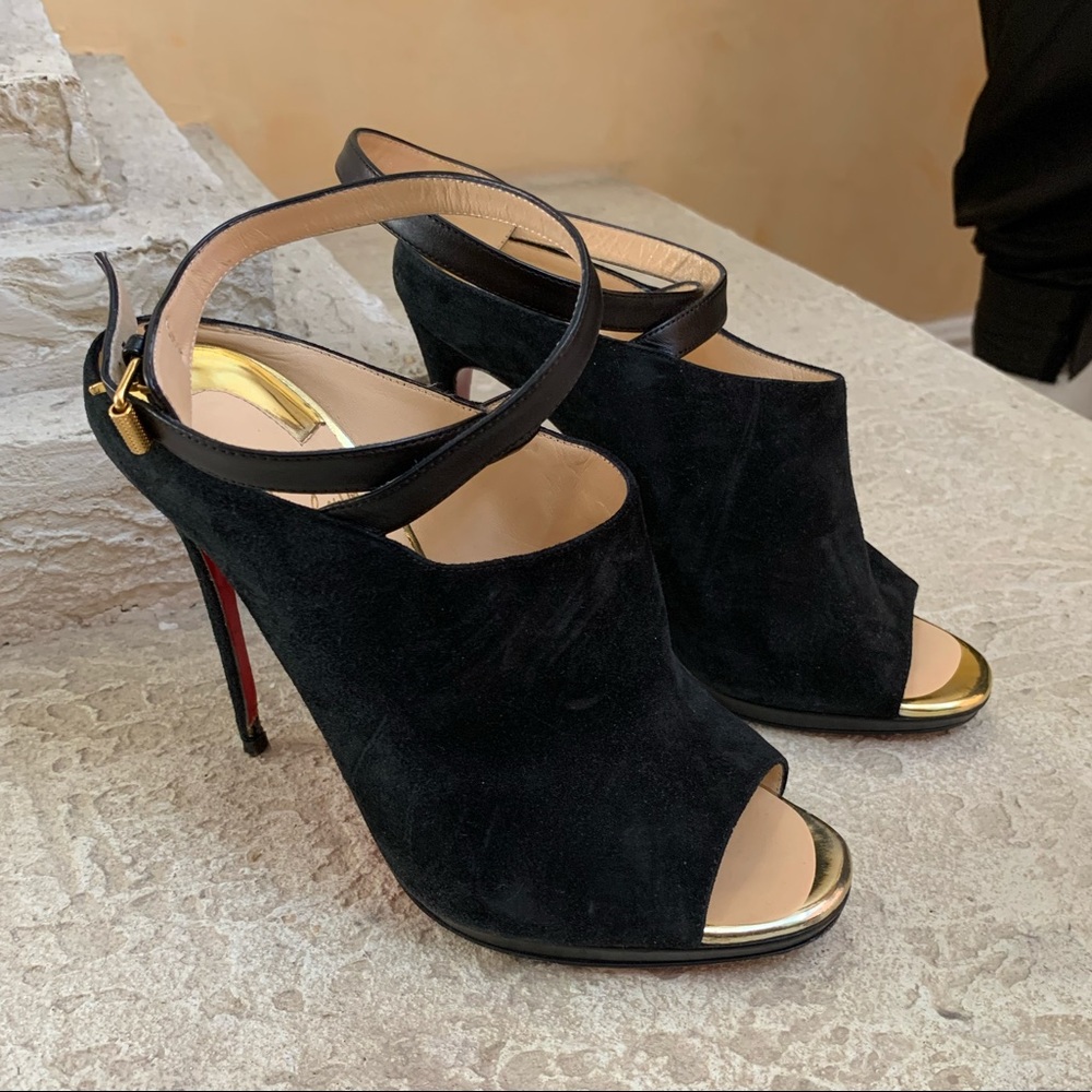 Christian Louboutin Lumir 120 Peep Toe Pump